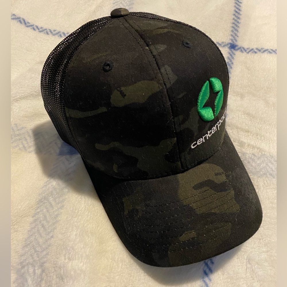 like new mens center point hat